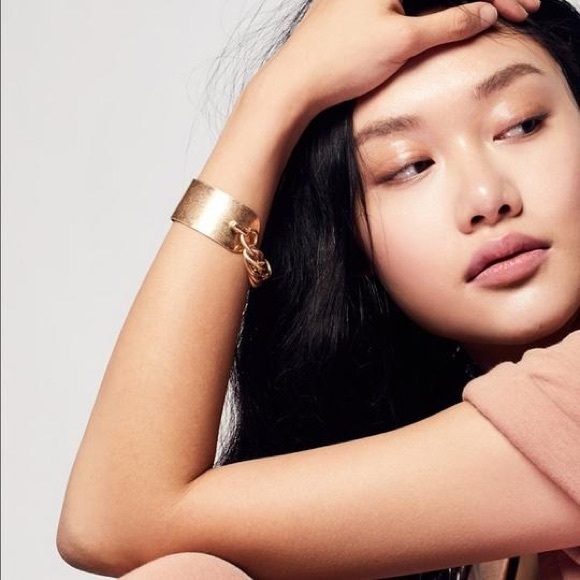 Free People Worn Gold Cuff Bracelet - Picture 2 of 8